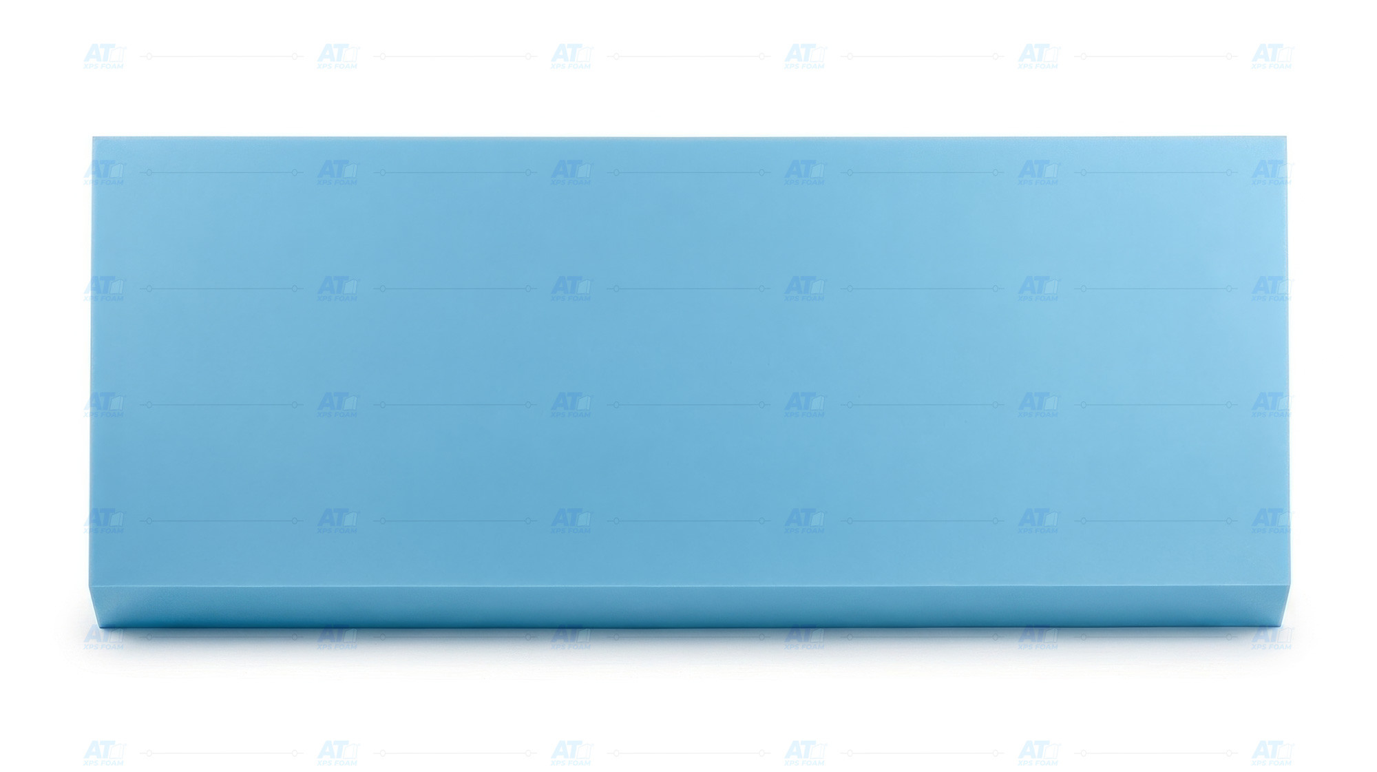 แผ่นฉนวนกันความร้อน XPS รุ่น Wide & Long (90 x 300 cm) นวัตกรรมแผ่นฉนวนโฟมเหลือง XPS ที่ออกแบบมาเพื่อตอบโจทย์งานติดตั้งพื้นที่ขนาดใหญ่ ด้วยหน้ากว้างถึง 90 ซม. และความยาว 3 เมตร ช่วยลดจำนวนรอยต่อระหว่างแผ่นได้มากกว่าขนาดทั่วไปถึง 50% ส่งผลให้การป้องกันความร้อนและมวลอากาศคงที่ได้ดีเยี่ยม (Thermal Consistency) เนื้อวัสดุมีความหนาแน่นสูง (High Density) ไม่ลามไฟ และมีคุณสมบัติกันความชื้นถาวร เหมาะสำหรับผนังคลีนรูม (Clean Room) ห้องเย็นอุตสาหกรรม หรือการปูรองพื้นโรงงานที่ต้องรับน้ำหนักสูง